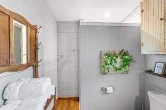 Ensuite bathroom to guest house room 2