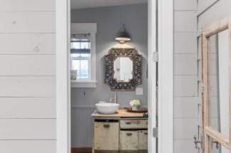 Ensuite bathroom to guest house room 2