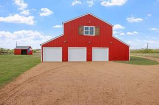 Barn / Garage / Workshop / Implement Building