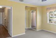 16-Master-yellow-view-to-hallway