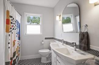 27-Guest-Bath-
