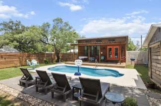 4-guest-house-and-Pool