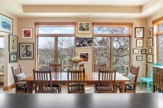 Kitchen / Dining area