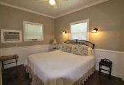 702 Austin guest bed