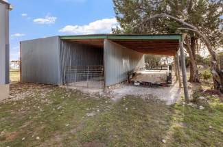 Implement shed