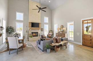 Living area / dining area