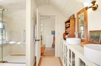 Upstairs bathroom