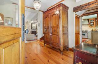 Entry way