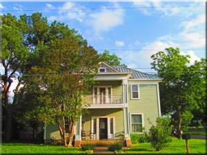 601 Bell Street bed and breakfast for sale in Fredericksburg tx