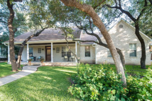 2211 Hedgestone Fredericksburg TX Home in Stone Ridge for sale