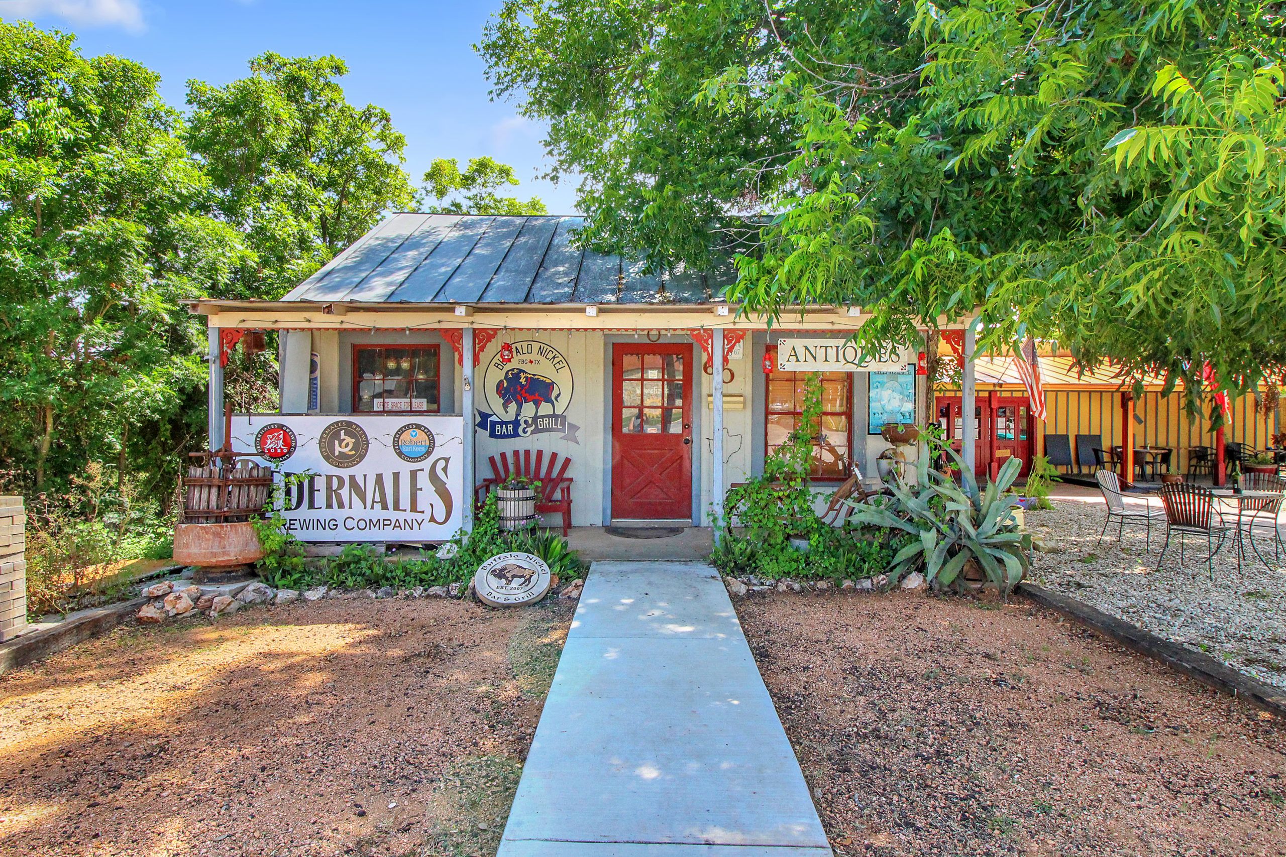 607 W Main Street Fredericksburg TX Photo Gallery