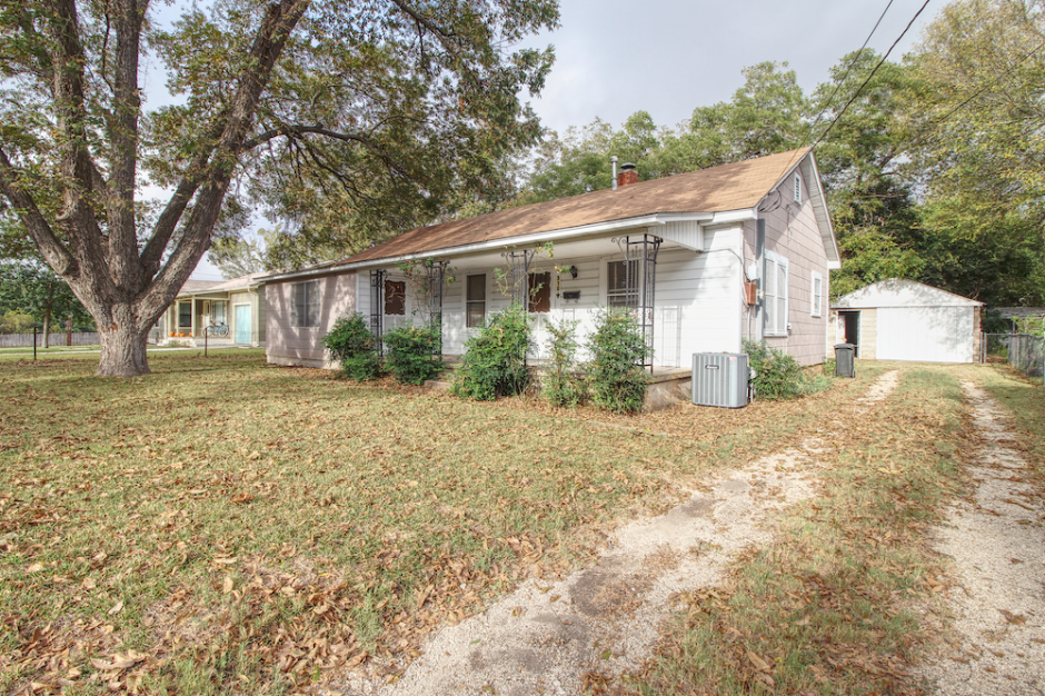 310 S Crockett Fredericksburg TX Home For Sale