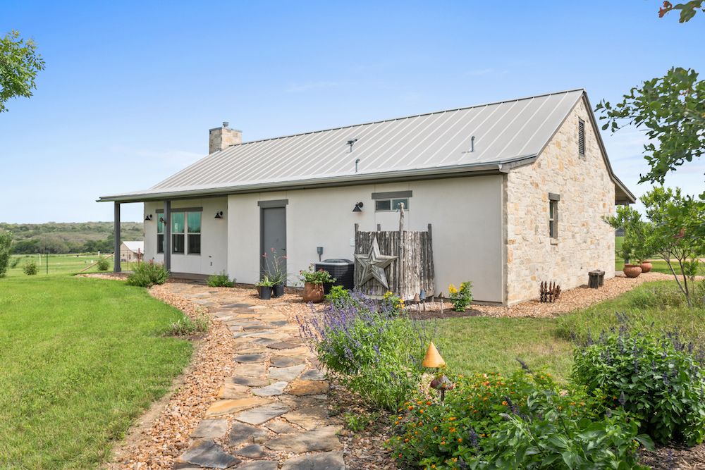 2240 Jenschke lane Fredericksburg TX Photo Gallery