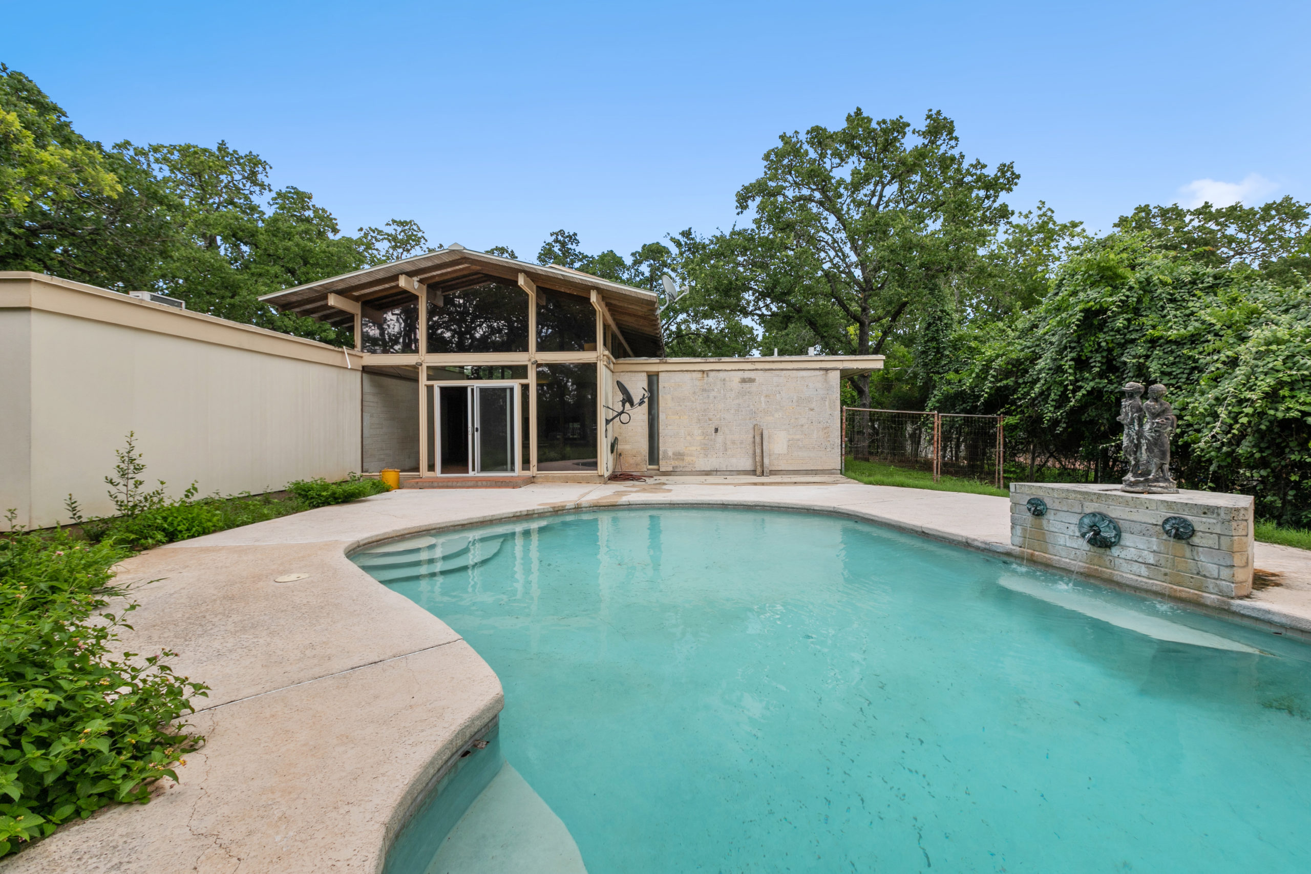 208 Woodcrest Fredericksburg TX Photo Gallery