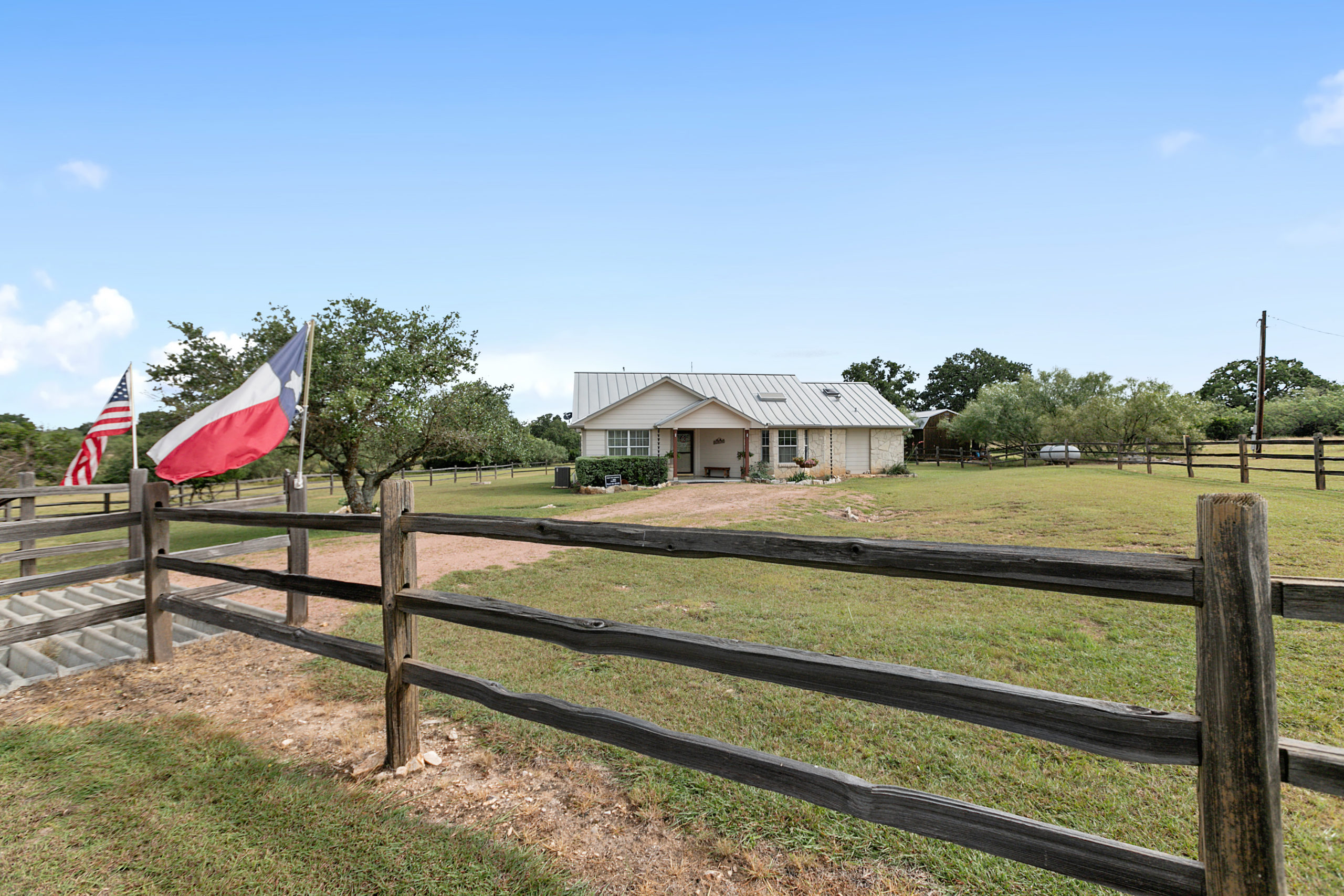 720 Funf Kinder Fredericksburg TX home on acreage for sale