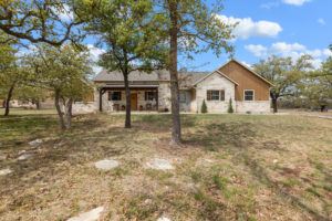 204 Breezy Hills Fredericksburg TX Photo Gallery