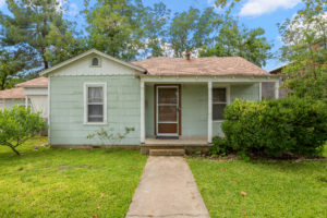 331 W Hackberry Fredericksburg TX Home for Sale